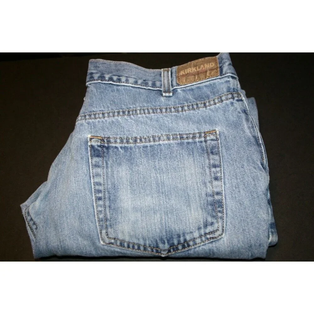 Kirkland jeans mens 35 x 31 Signature distressed straight blue